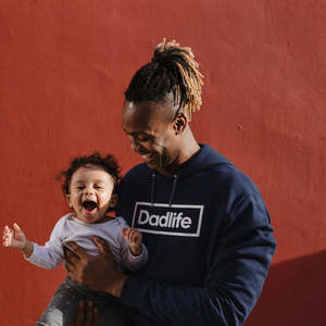 Papa met navy blauw dadlife trui