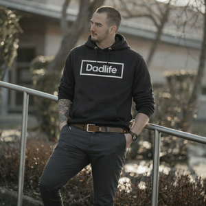 Trotse vader met grijze Dadlife trui